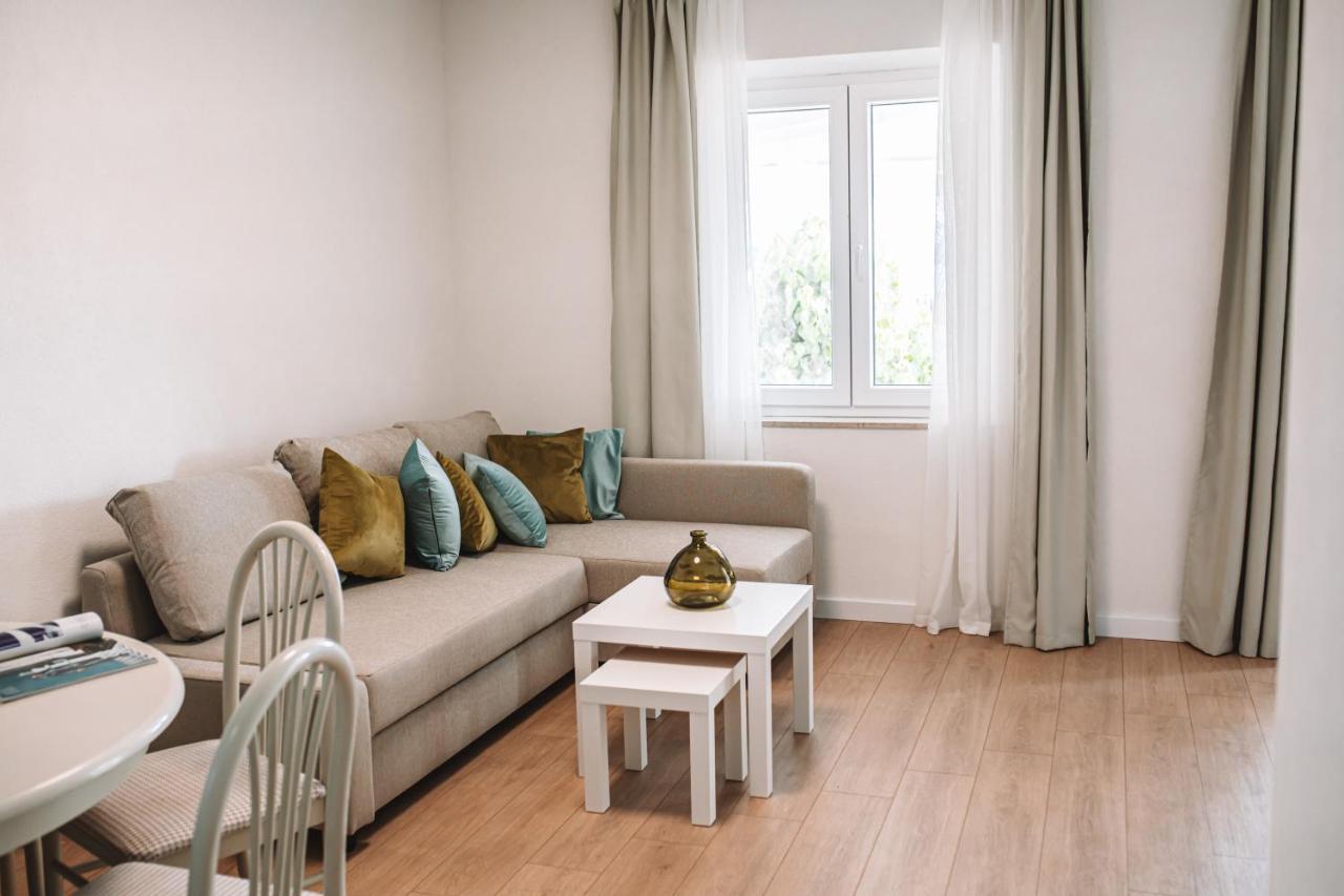 Villa Ardura - Island Holiday Residence **** Bol. Island Brac Bagian luar foto