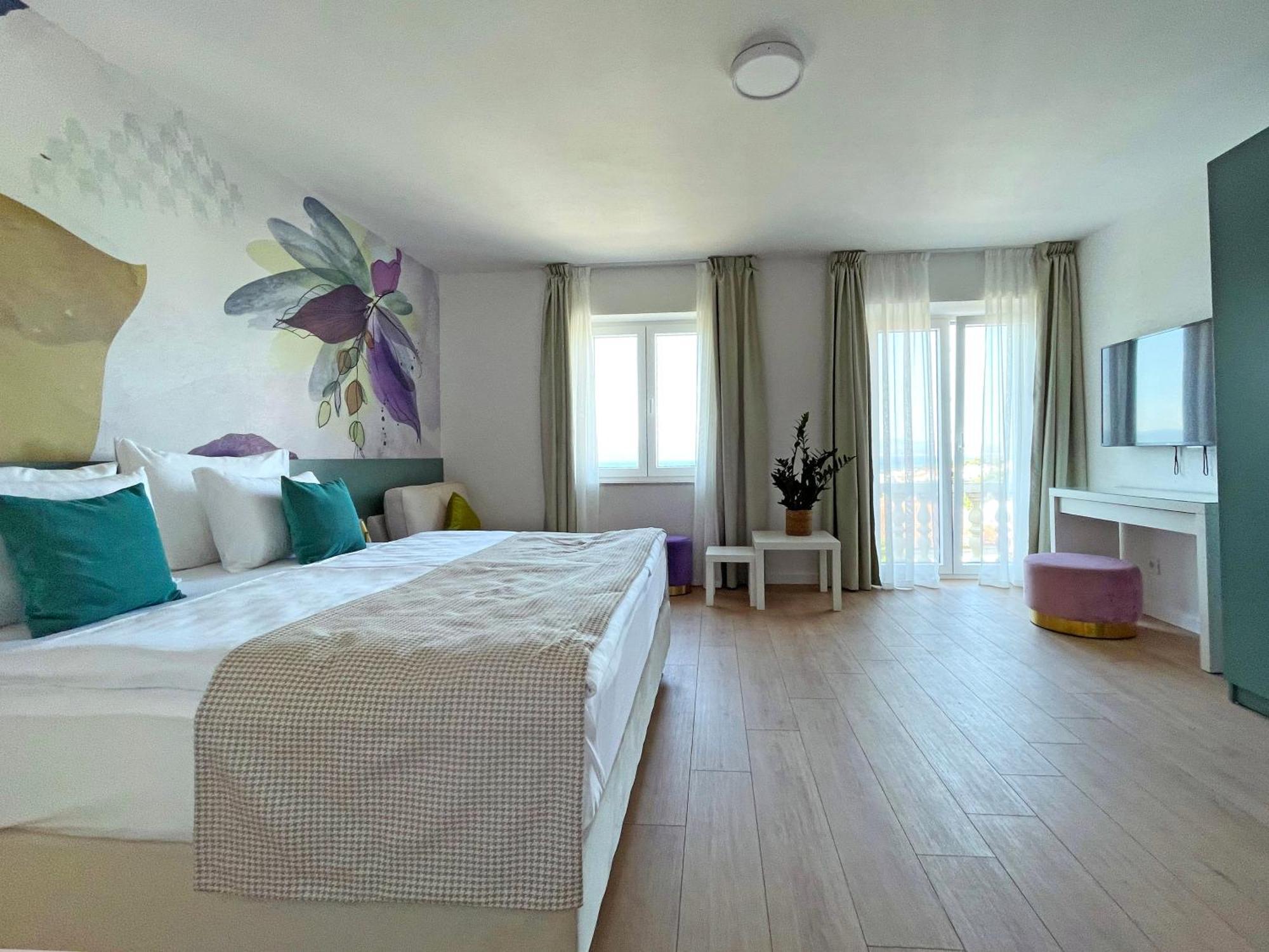 Villa Ardura - Island Holiday Residence **** Bol. Island Brac Bagian luar foto