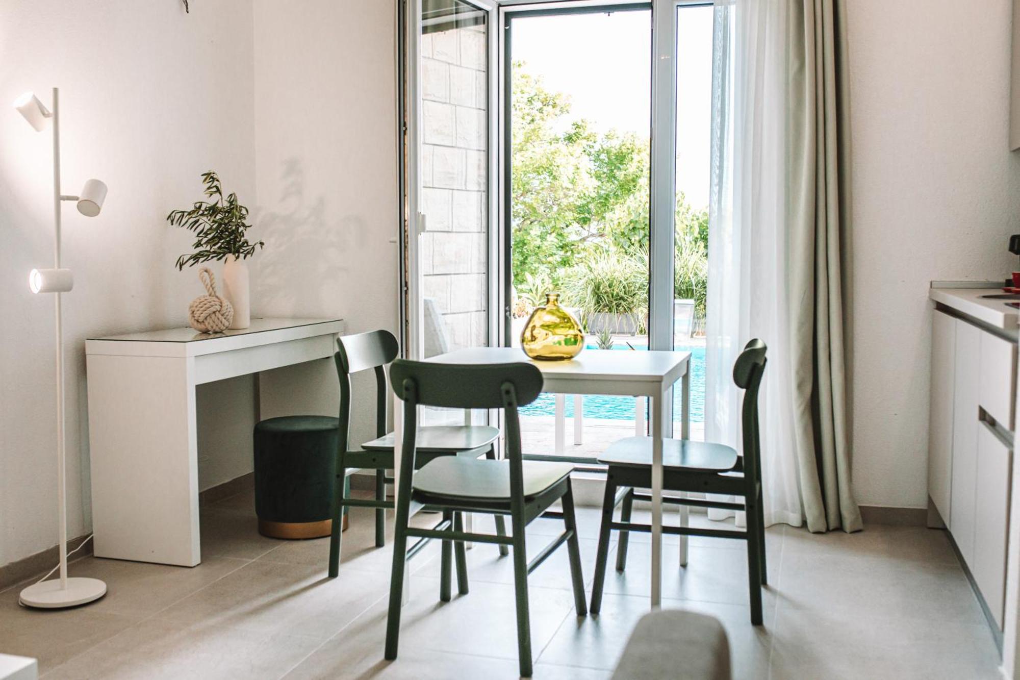 Villa Ardura - Island Holiday Residence **** Bol. Island Brac Bagian luar foto